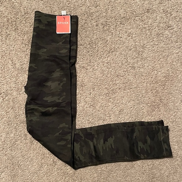 Look at Me Now Seamless Leggings Camo - Picture 2 of 6